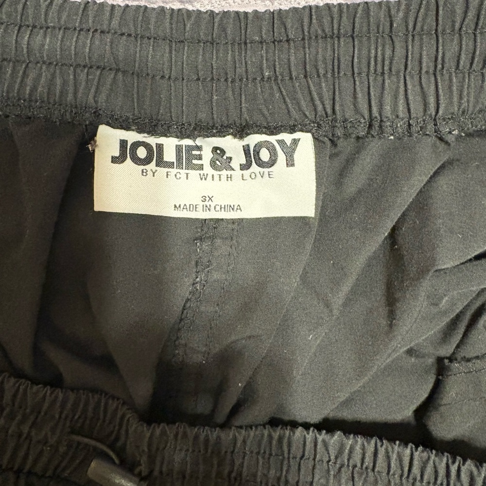 Jolie & Joy Black midi skirt